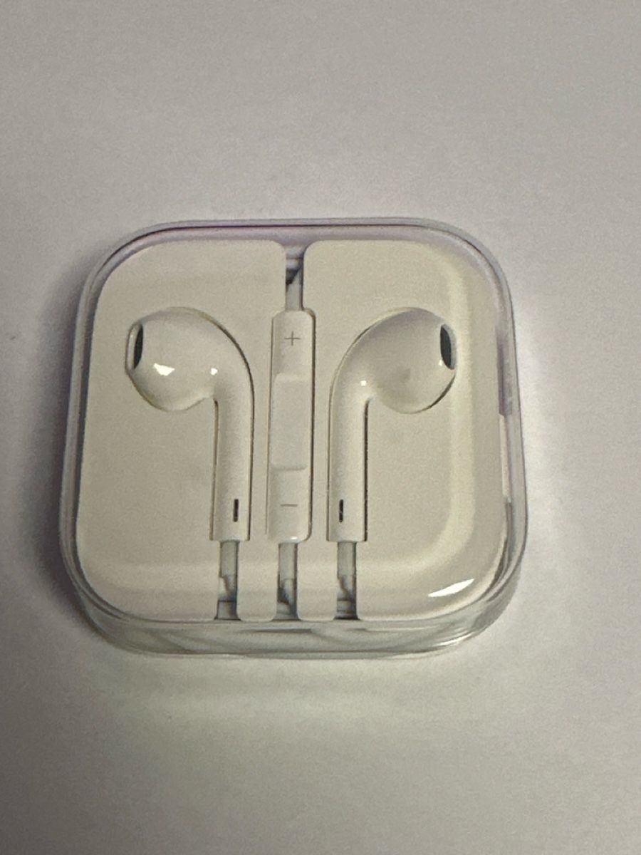 Apple Kopfhörer: Apple In-Ear Kopfhörer weiss neuwertig – Neu (gemäss Beschreibung) aus Horw von yvesmarc