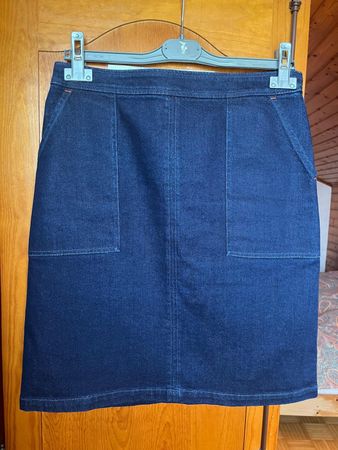Jupe neuve en jean mi-longue