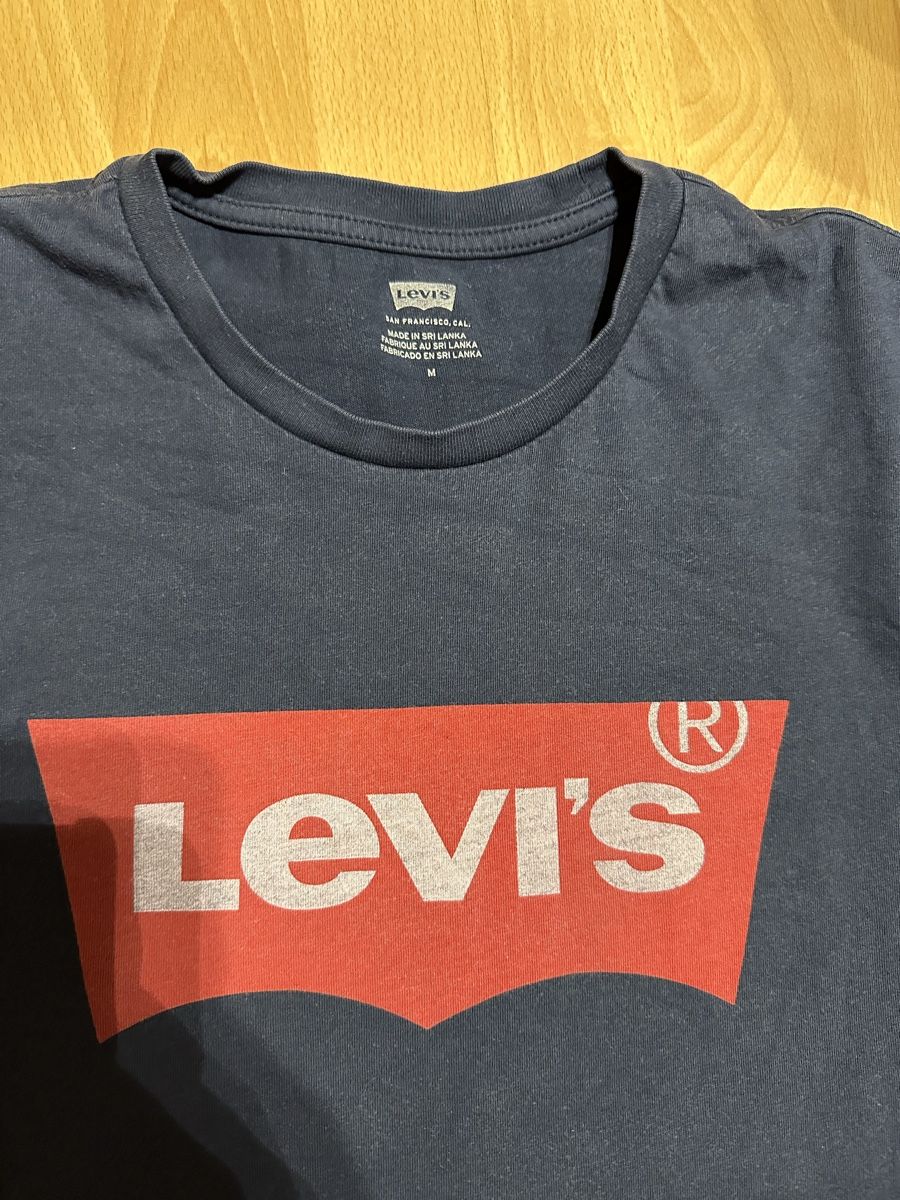 Levi's T-shirt: Levis T-Shirt 2x – Usato da Chur venduto da Sim7000 3