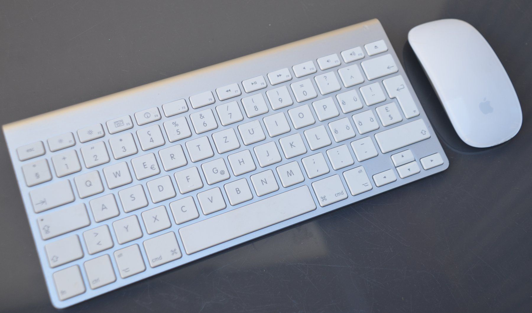 Apple Tastiere: Tastatur Apple A1314 clavier + Maus A1296 Bluetooth – Usato da Collonges venduto da arashee 2