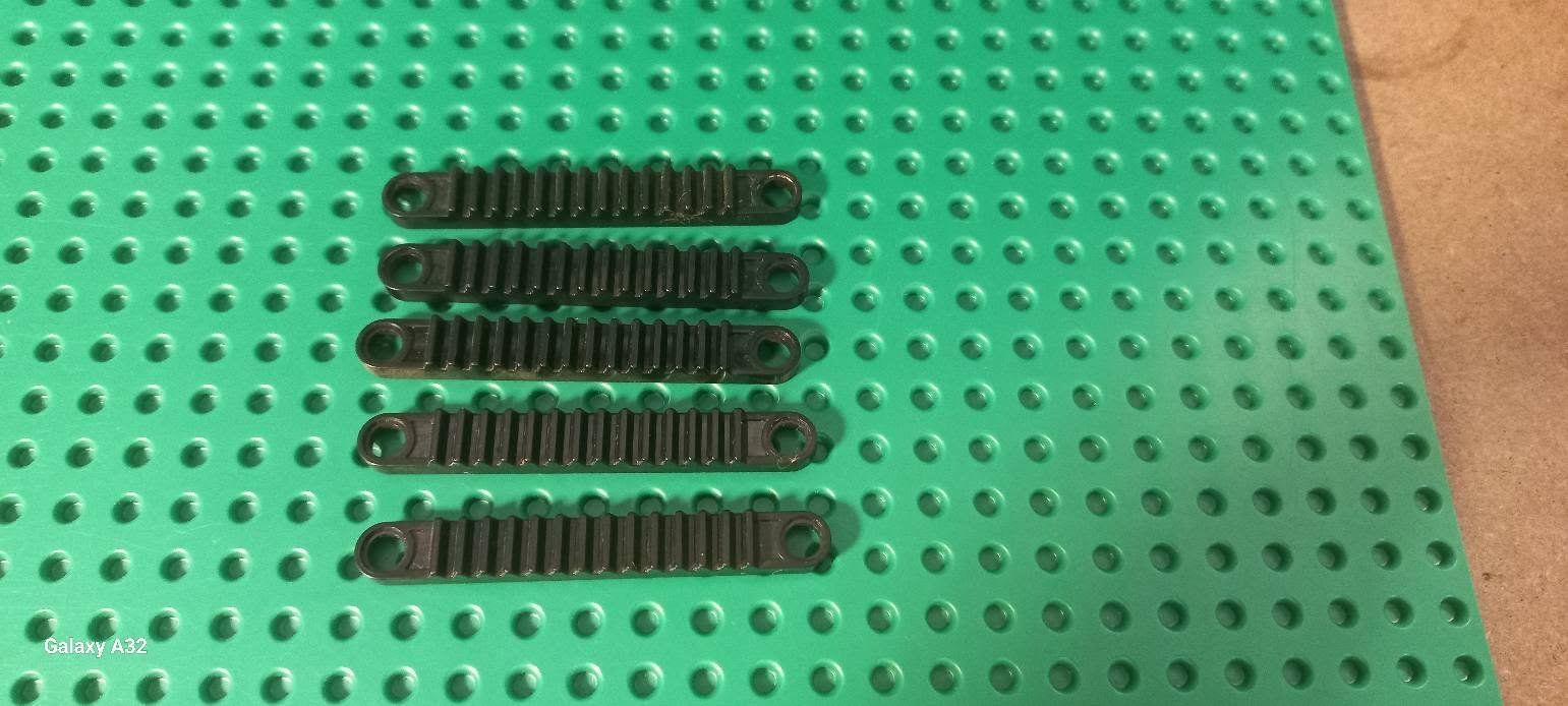 Lego Giocattoli: Lot de 5 pièces Lego Technic – Usato da La Tour de Trême venduto da Startjouet