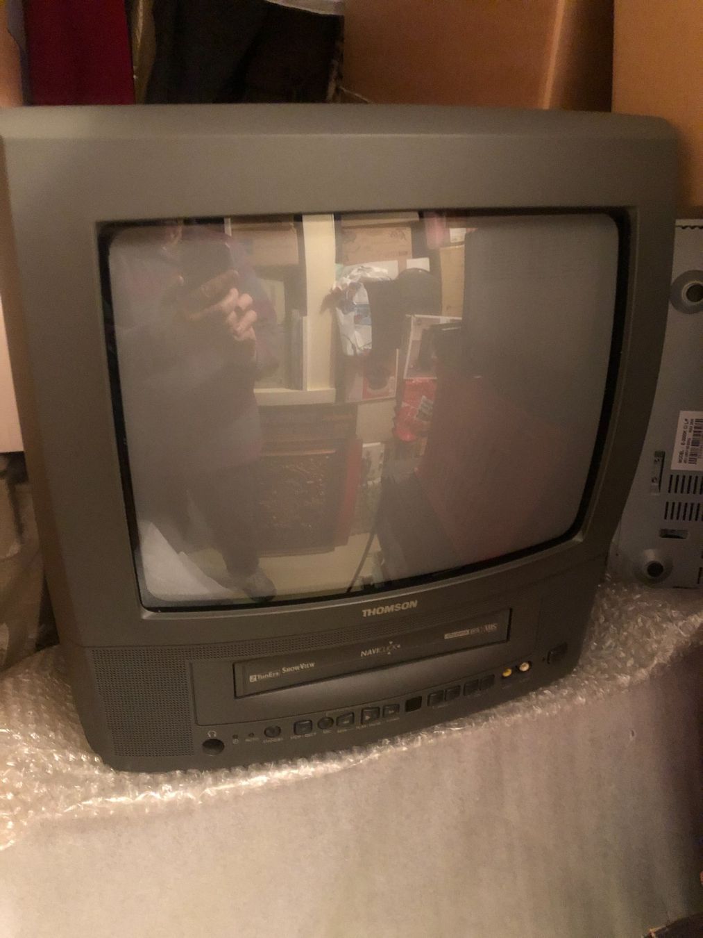 Thomson Televisori: Thomson Röhrenfarbfernseher mit VHS Player - Retro Feeling! – Difettoso da Zürich venduto da Tivoli2
