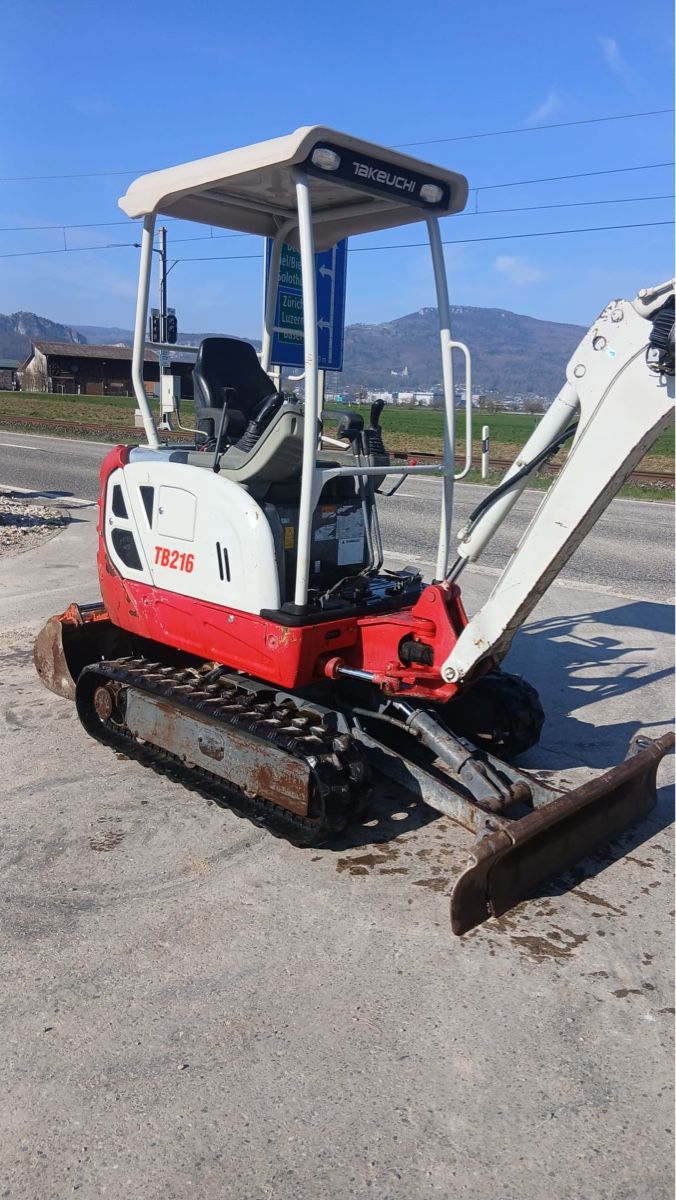 Takeuchi Escavatori: Bagger 1,6 Tonnen Takeuchi TB 216 – Usato da Niederbipp venduto da baggerch