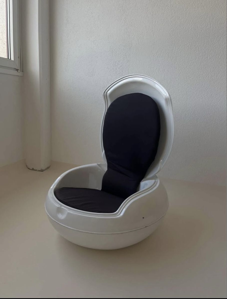 Poltrone: Garden Egg Chair par Peter Ghyczy – Usato da Servion venduto da marion13or