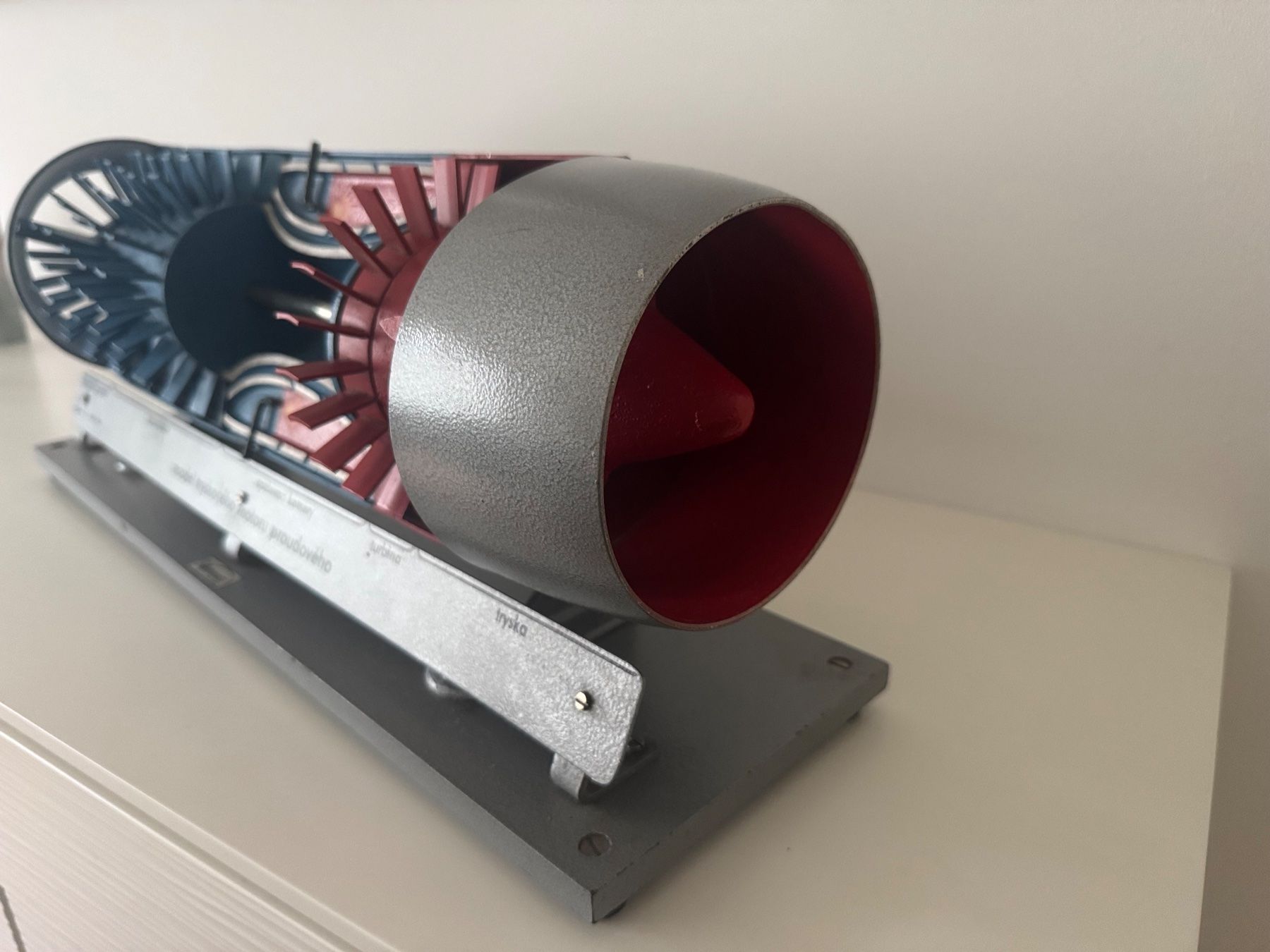 Kits de montage: Turbine mit Kompressor (Schnittmodell) – D'occasion à Winterthur par Arma3 4