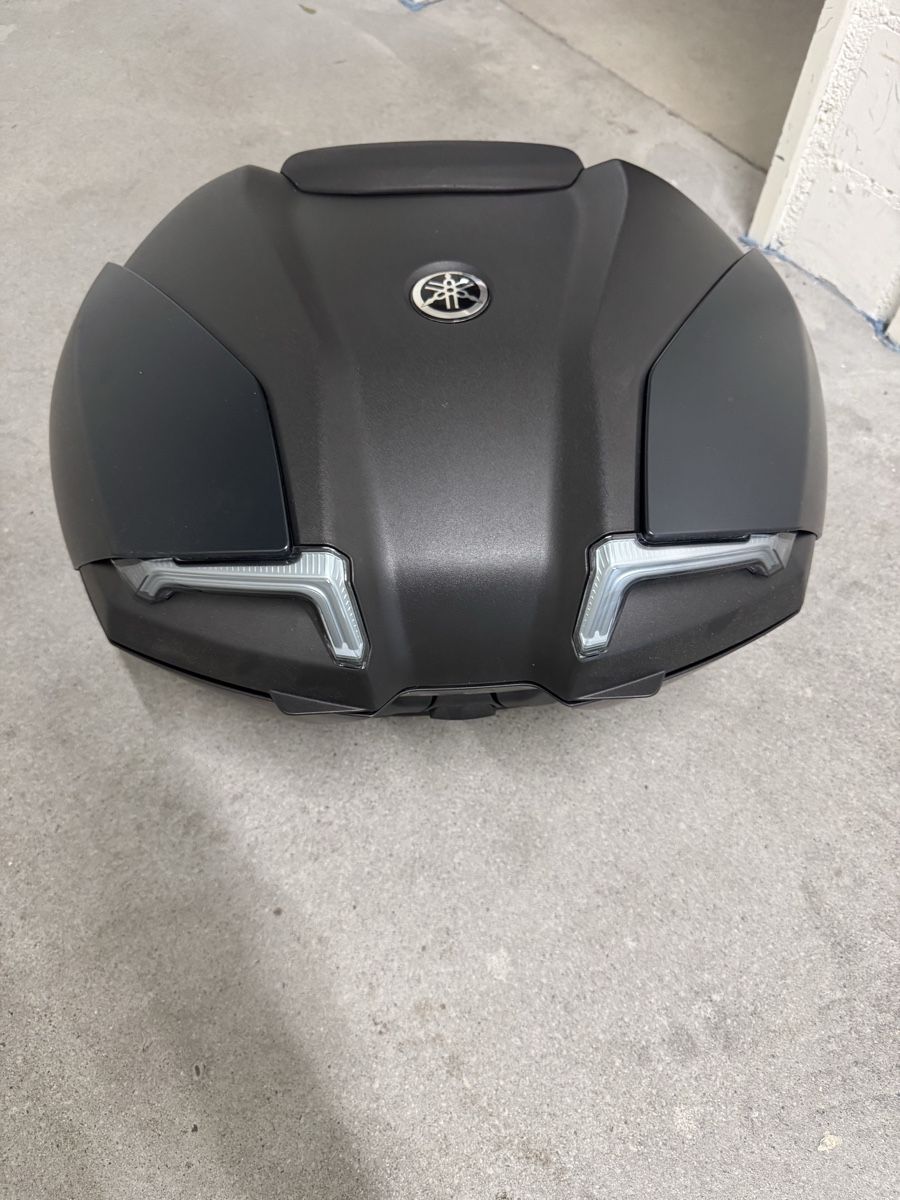 Yamaha Topcase: Yamaha Tmax 560 2022 Top Case – Gebraucht aus Zürich von liv.io 2