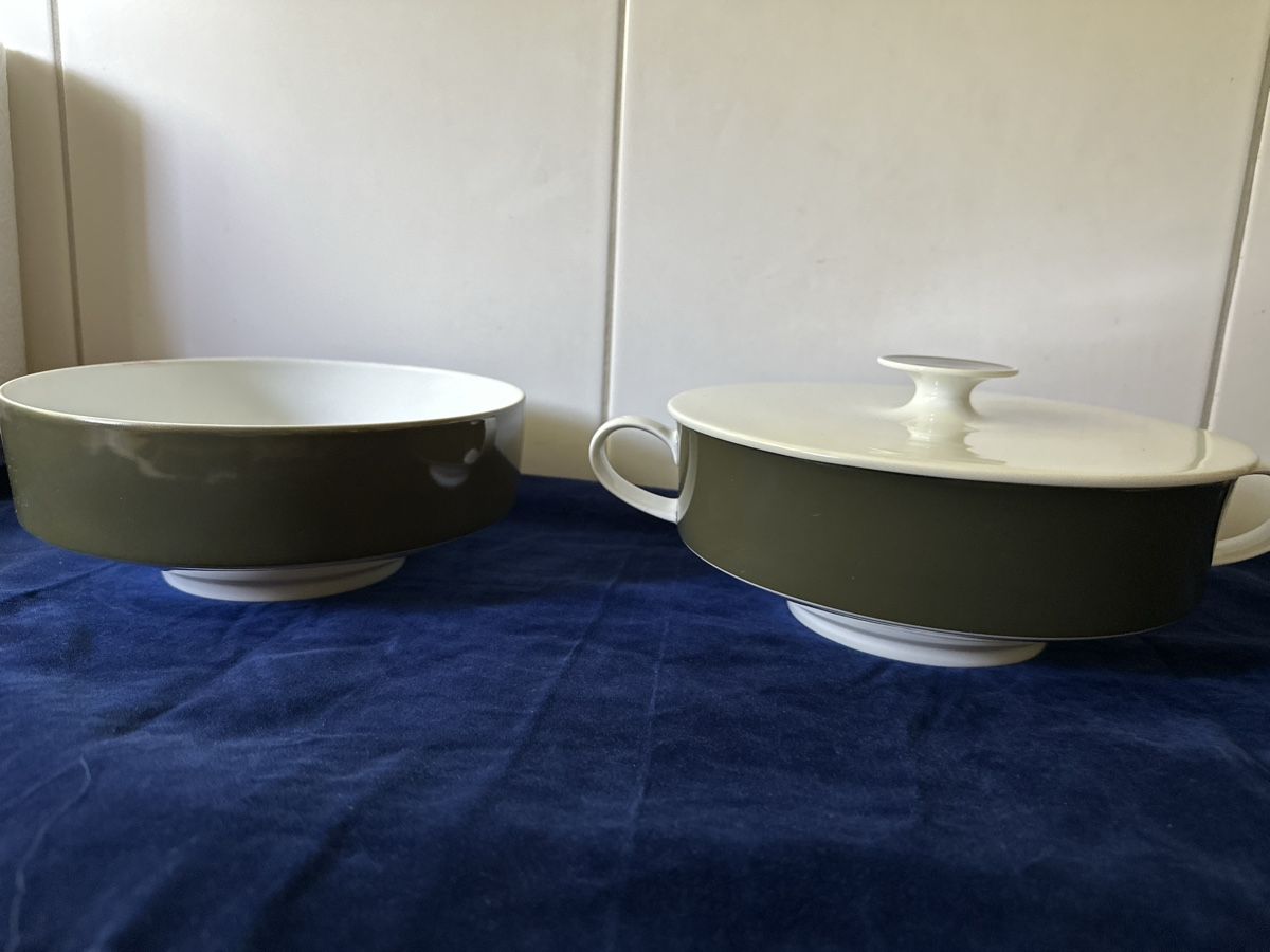 Rosenthal Ciotole: Rosenthal Studio-Linie Composition Schale mit Deckel ca. 21c – Usato da Zürich venduto da Chaeffeler 1