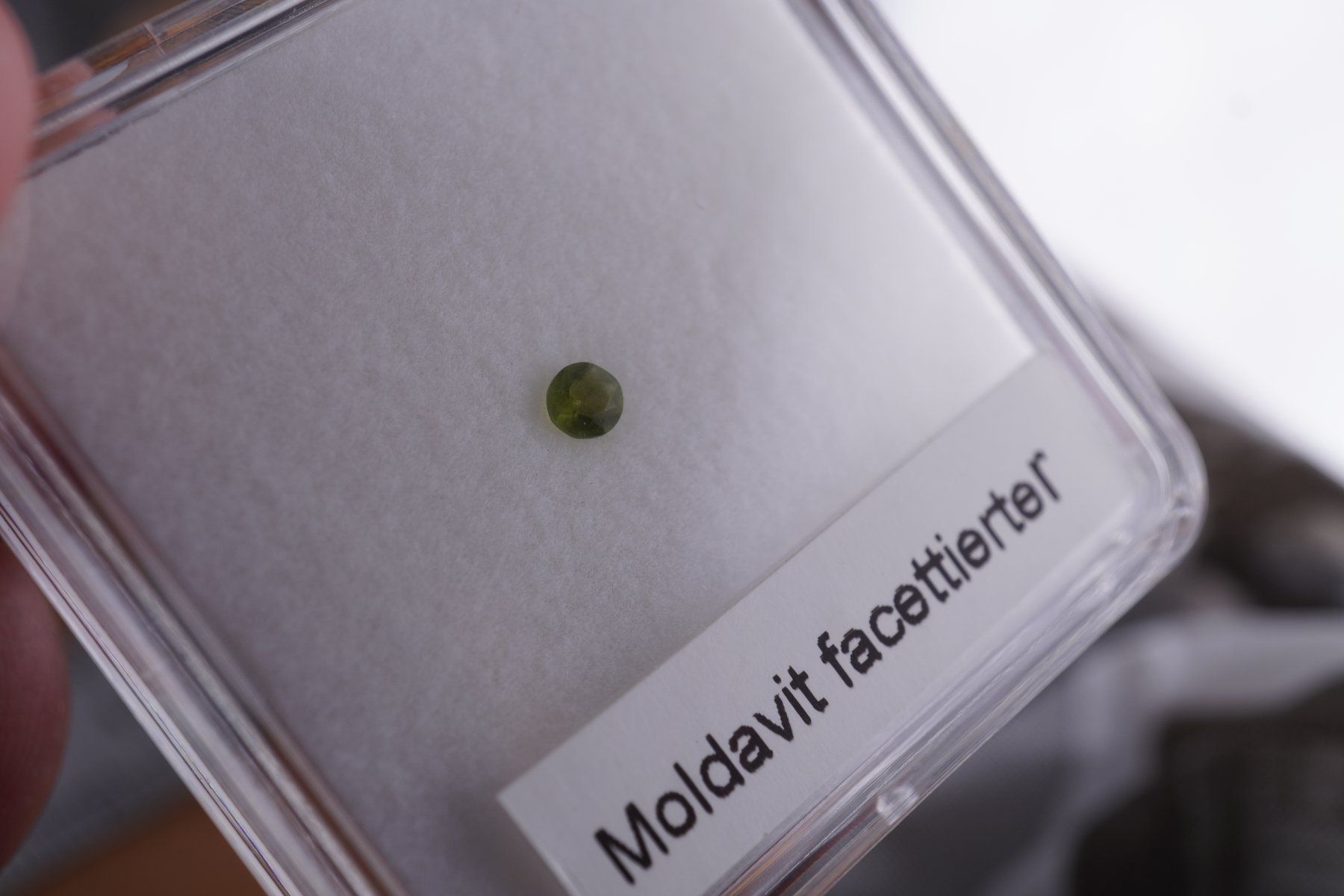 Pietre preziose: Moldavit   Facettiert 2,5mm     ab  1.-     Räumung – Nuovo e nell'imballaggio originale da Eschenbach SG venduto da topstone 4