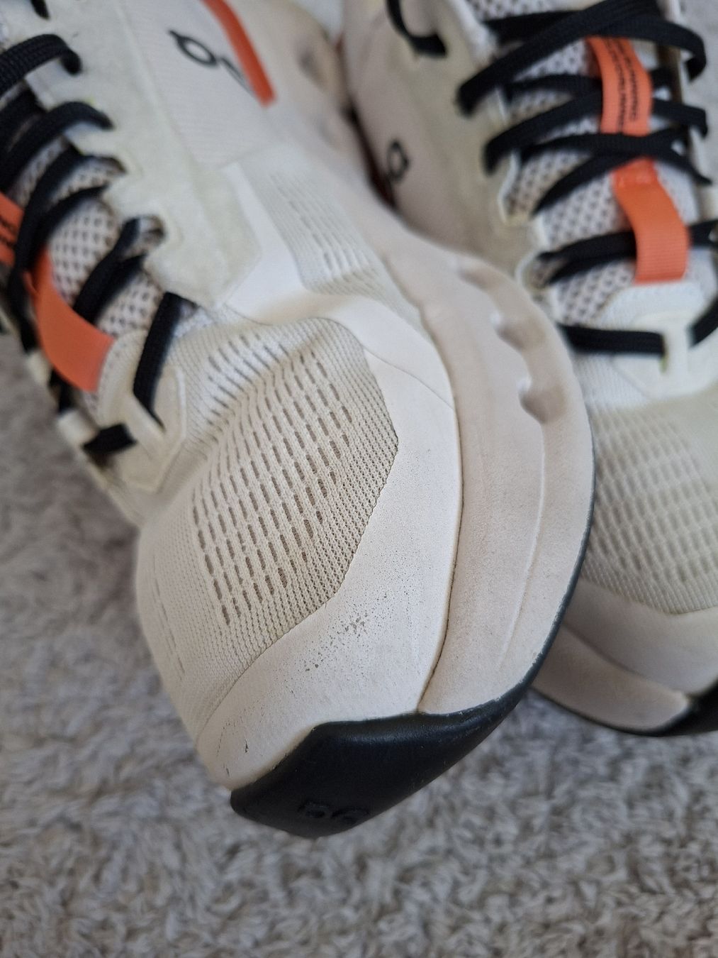 On Scarpe da uomo: Chaussures On Running Cloudrunner blanc orange taille 40 – Usato da Renens VD venduto da ser_j2fn 4