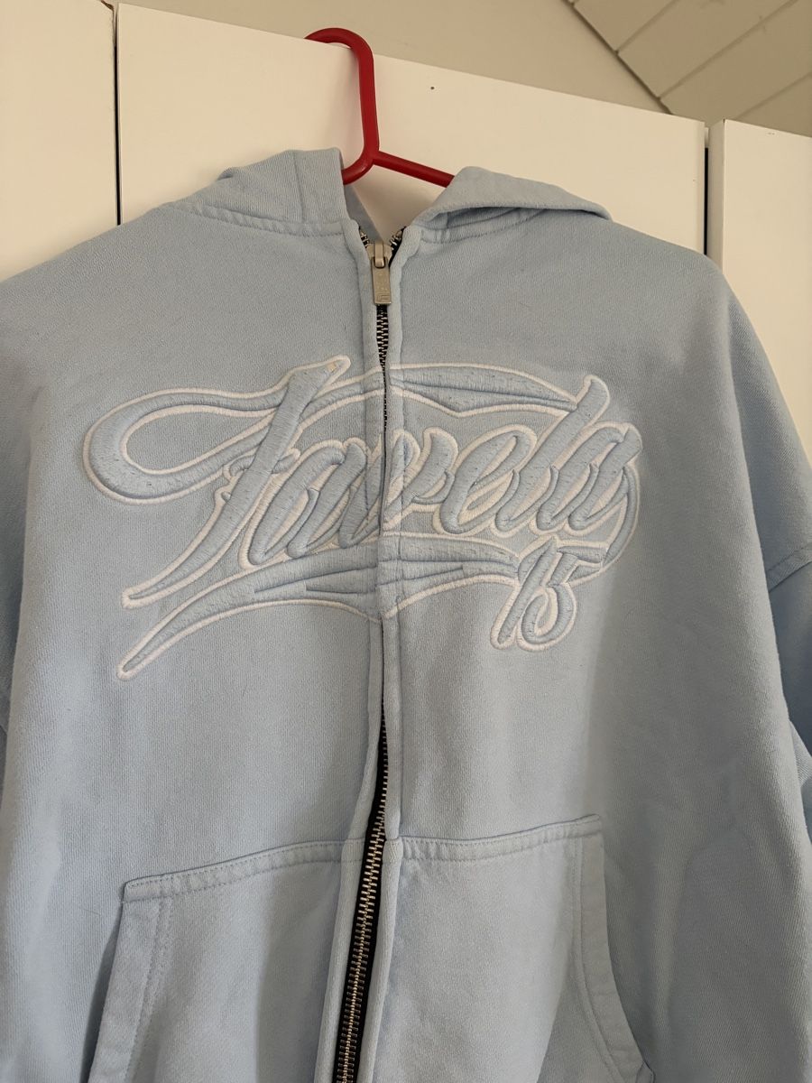 Pullover & Sweatshirts: Favela Kaputtenpullover – Gebraucht aus Frick von Lipstik 1