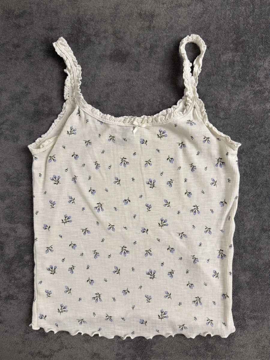 H&M Top: Top mit Blumen von H&M – Nuovo (secondo la descrizione) da Huttwil venduto da mandala123