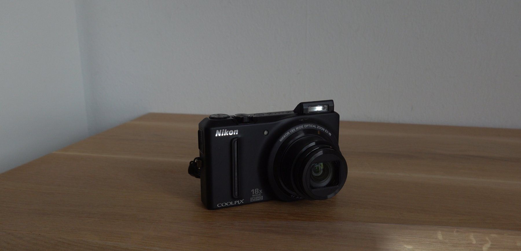 Nikon Fotocamera: Nikon Coolpix S9100 - Schwarz – Usato da Fribourg venduto da mar_9vlt 4