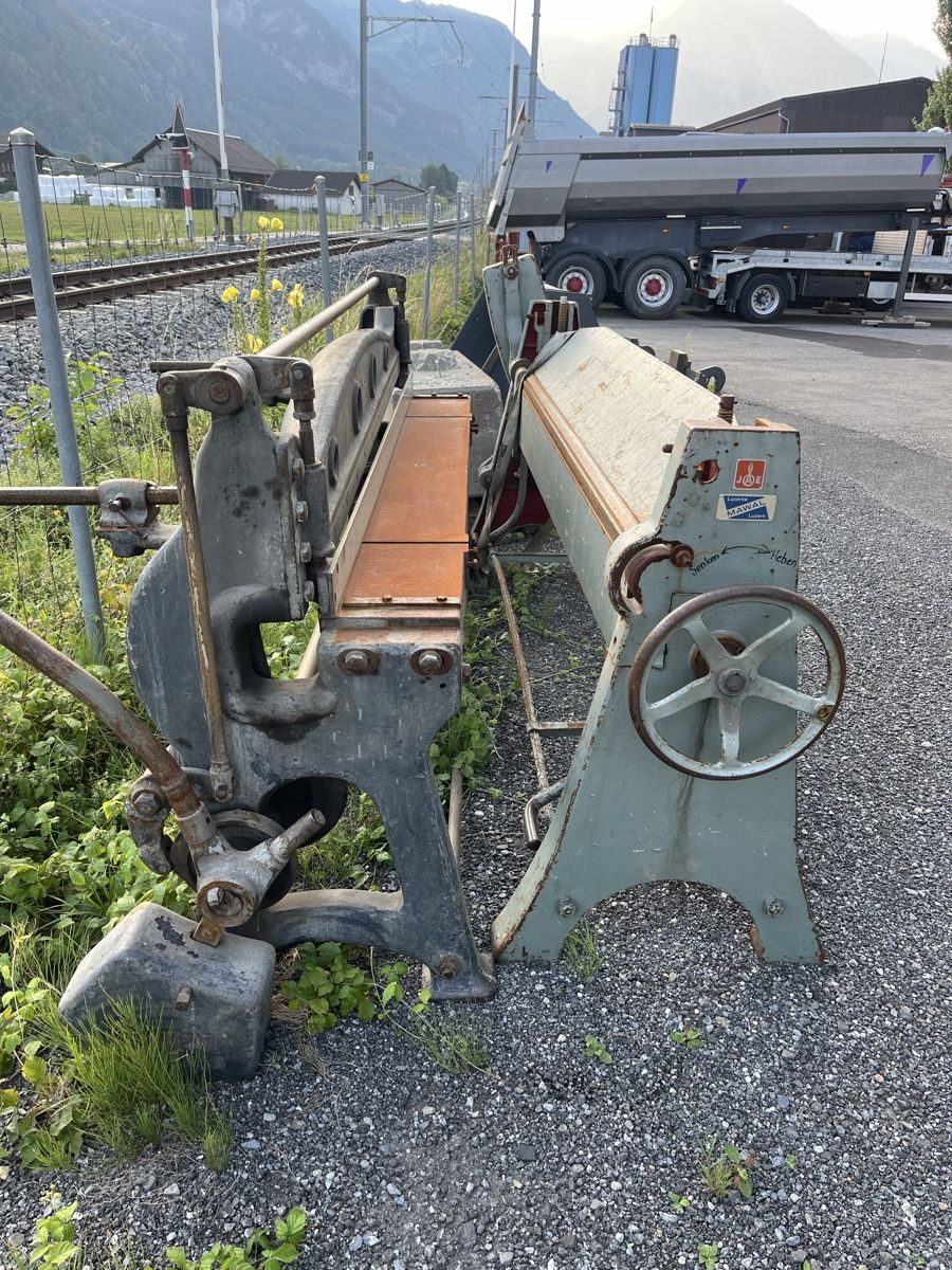 Tutte le macchine: Blechschere + Abkantpresse – Usato da Meiringen venduto da otth88