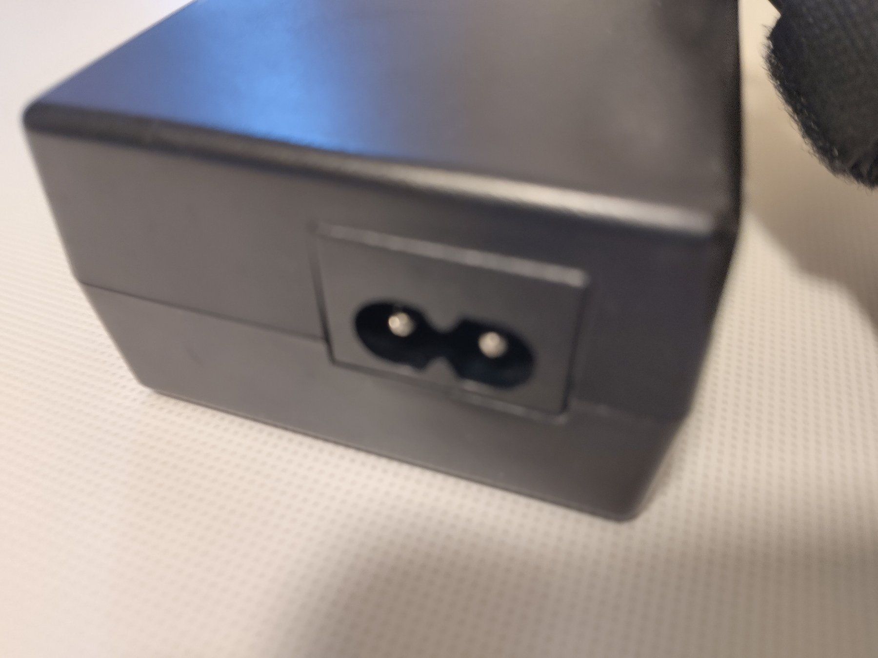 Toshiba Caricabatterie: Toshiba Netzadapter – Usato da glarus venduto da Engel_888 4