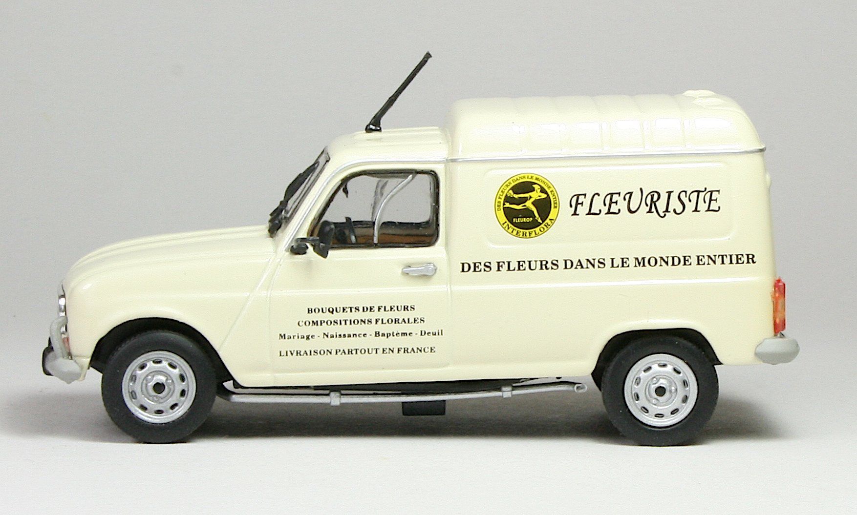 Renault Modellini d'auto: Altaya, Renault 4 F6 Interflora 1986 – Nuovo (secondo la descrizione) da Elsau venduto da Peekay8 9