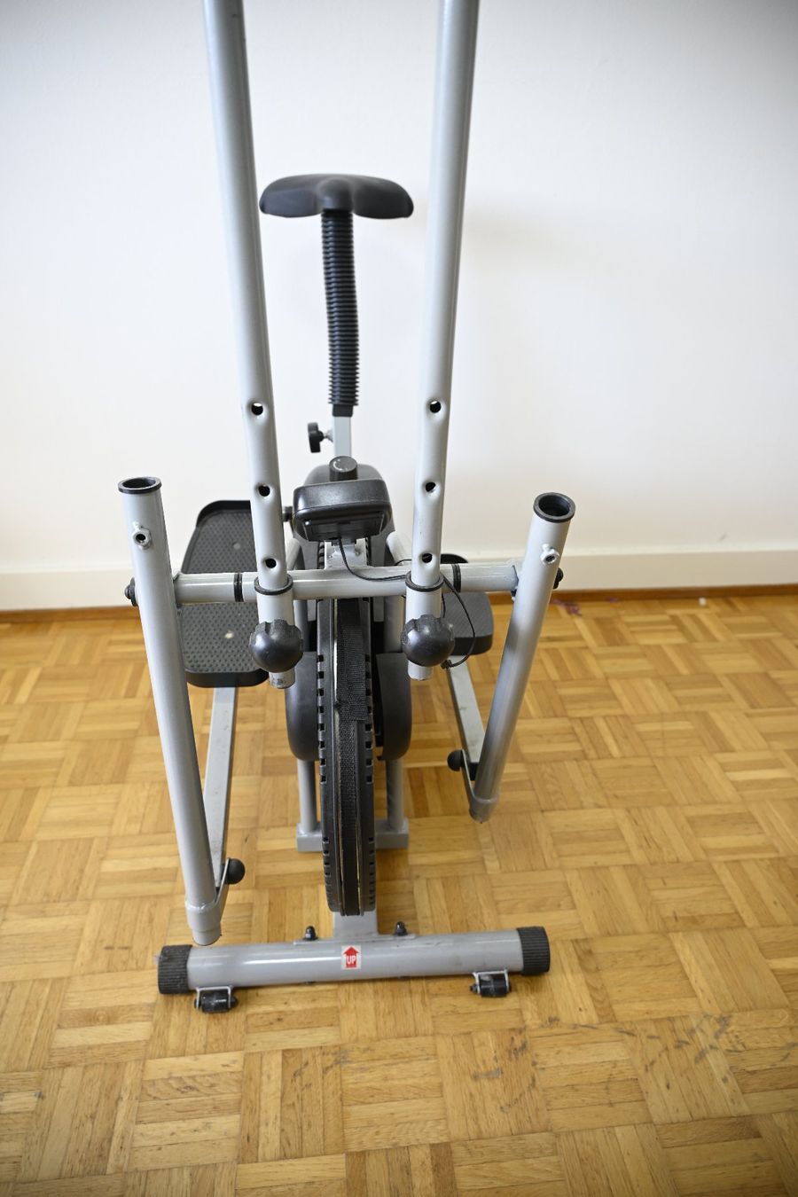 TecTake Hometrainer: Crosstrainer 2-in-1 von TecTake – Usato da Zürich venduto da HC_SVNT_DRACONES 1