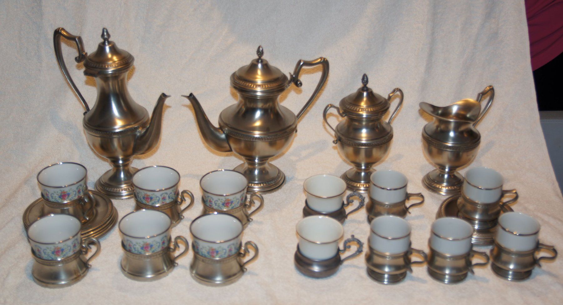 Geschirrsets: Kaffee und Tee Service 95% Zinn NEUER PREIS – Neu (gemäss Beschreibung) aus Biberist von Peter1948