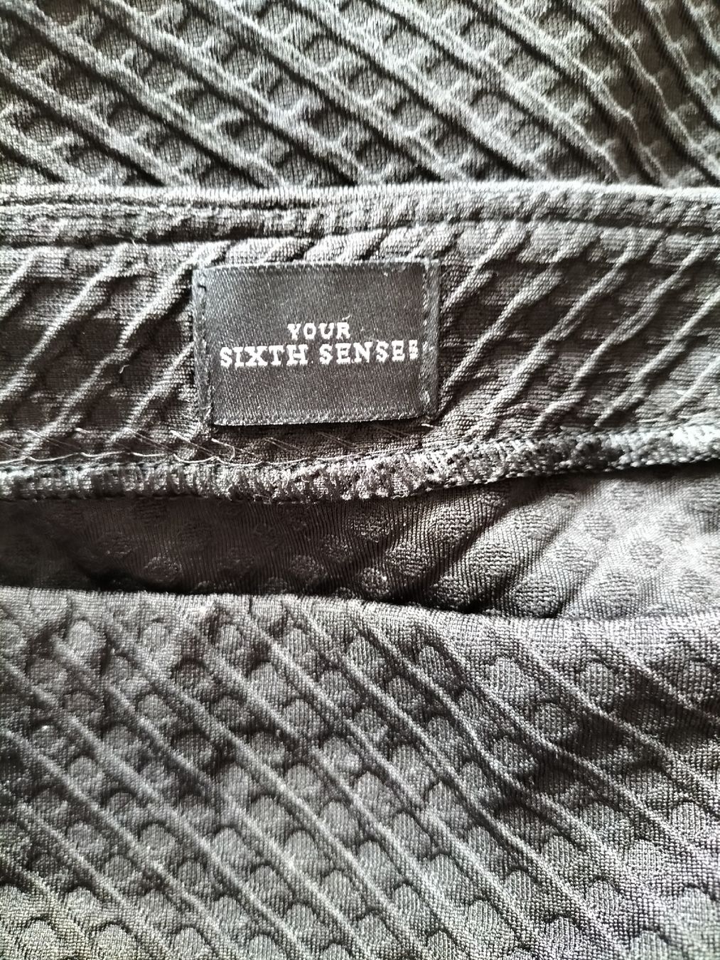 C&A Gonne: Jupe texturée noire de marque "Your Sixth Senses", taille 42 – Usato da Clarens venduto da fashionfou 3
