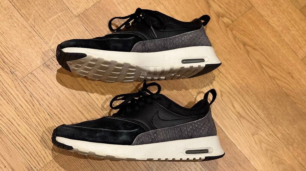 Scarpe da uomo: Schwarze NIKE Schue Grösse 39 – Usato da Matten b. Interl venduto da atc_p2hb 1