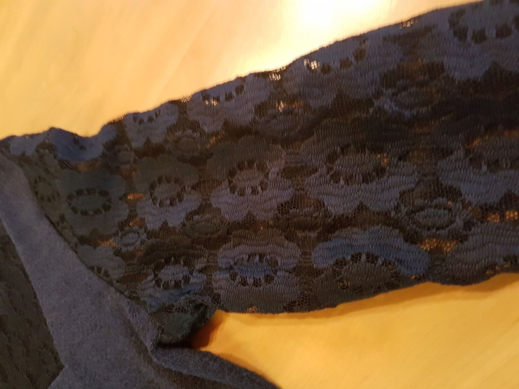 Maglioni & Felpe: Pull col en V - dentelle taille 4 L – Usato da Villiers venduto da san_jn5w 2