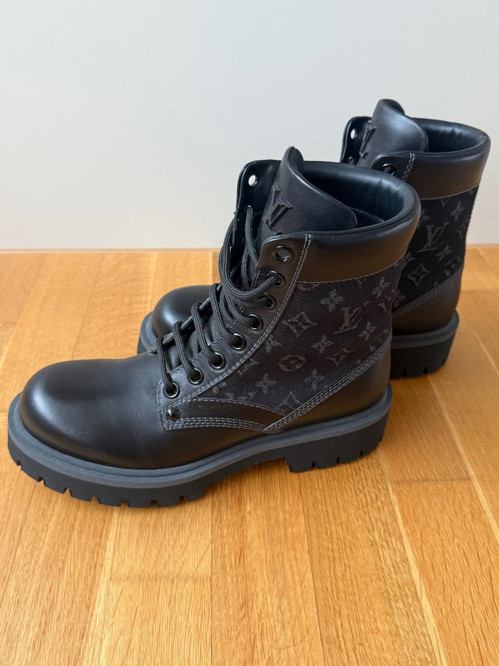 Louis Vuitton Chaussures hommes: Louis Stiefel – Neuf avec emballage d'origine à Lenzburg par Duli0210