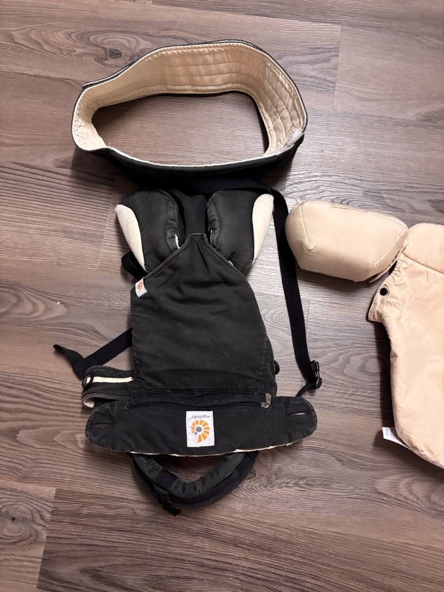 Ergobaby Marsupi portabebè: Ergobaby Baby Carrier black beige – Usato da dübendorf venduto da ade_jx2s 1