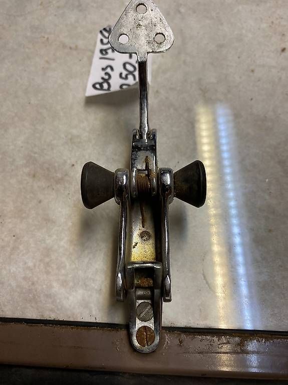 Tutti pezzi di ricambio auto: vitre bus vw, split, barndoors – Usato da Les Vieux-Prés venduto da PX132 4