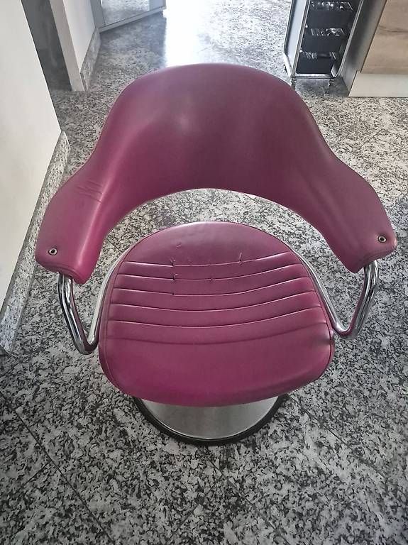 Sessel: Mobilier de coiffure – Gebraucht aus Neuchâtel von fre_5n82 3