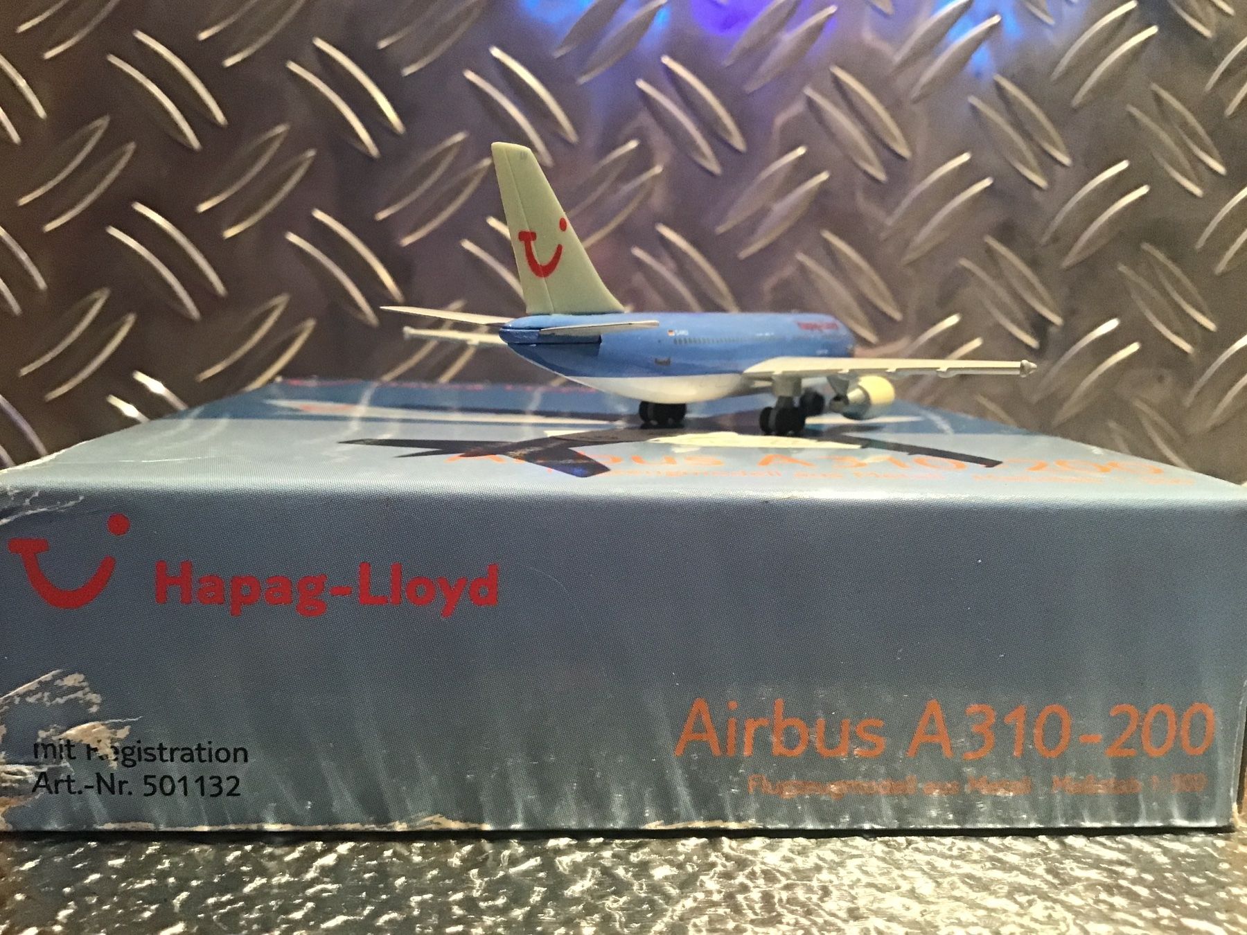 Airbus Kit di modellismo & Modellini statici: HAPAG-LIOYD AIRBUS A310-200  1:500 – Usato da Männedorf venduto da Spezial-Modelle 3