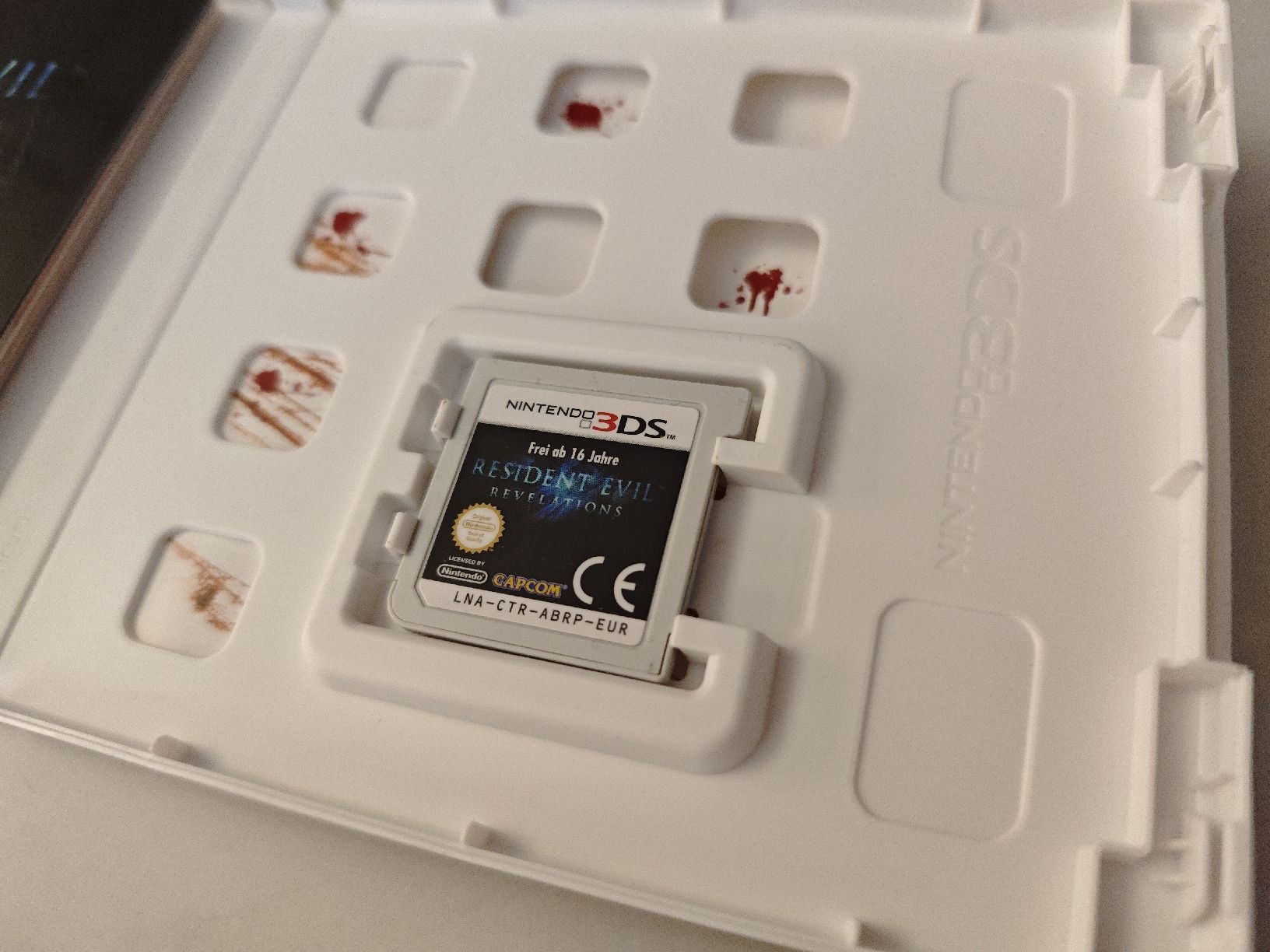 Nintendo Giochi: Resident Evil Revelations Nintendo 3DS – Usato da Rikon im Tösstal venduto da Bravora 3