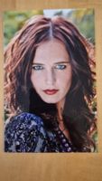 Eva Green, Original Autogramm auf Foto in Farbe