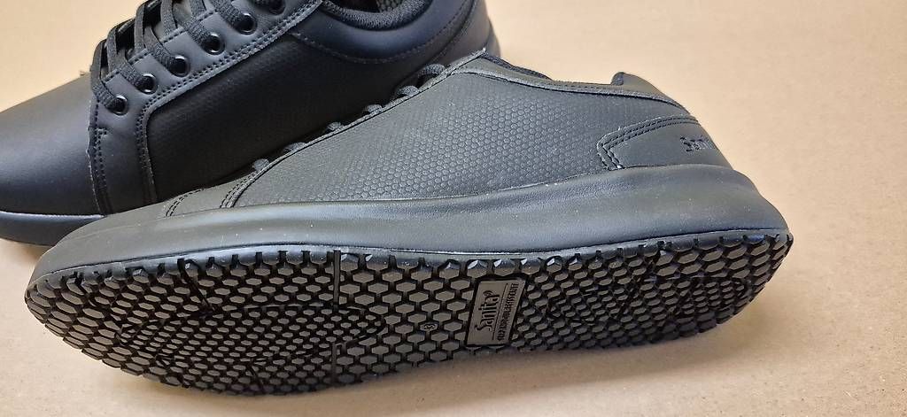 Scarpe da uomo: Berufsschuhe Sanita Gr. 43 – Usato da Seuzach venduto da Dani-72 1
