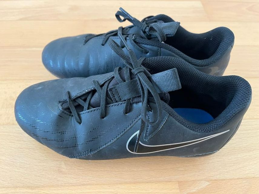 Nike Scarpe per ragazzi: Fussballschuhe mit Nocken von Nike – Usato da Muttenz venduto da Juvenile33