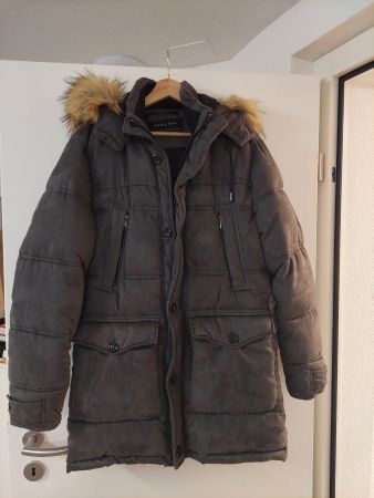 Winterjacke mit Kapuze