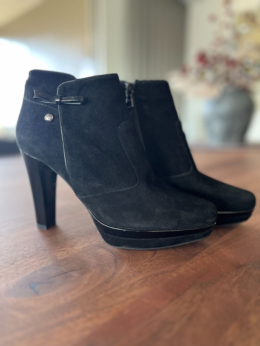 Scarpe da donna: Wildleder Stiefeletten schwarz – Nuovo (secondo la descrizione) da Schaan venduto da ManuelaJ.