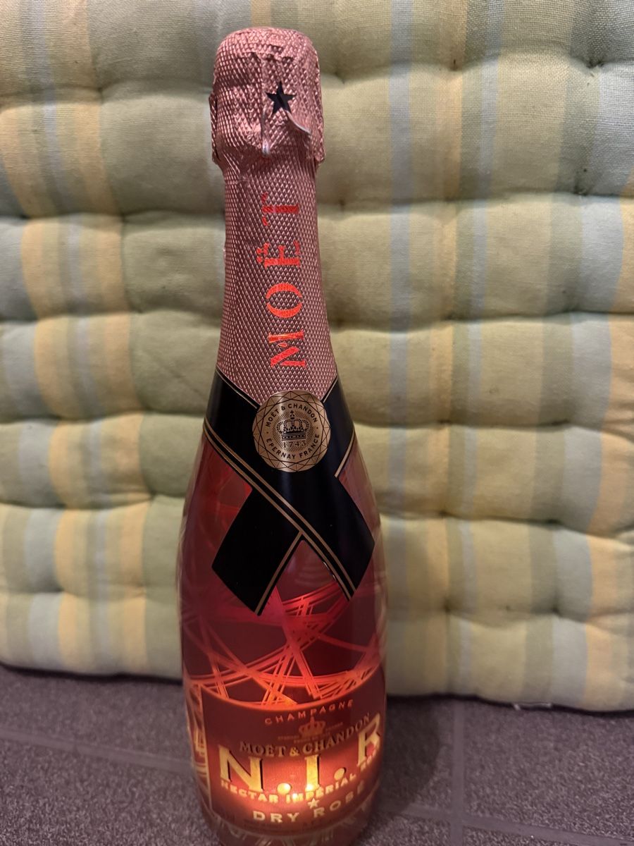 Wein: Moet & Chandon N.I.R  - Flasche mit Licht - 41 – Neu (gemäss Beschreibung) aus Möhlin von Palessandro91 1