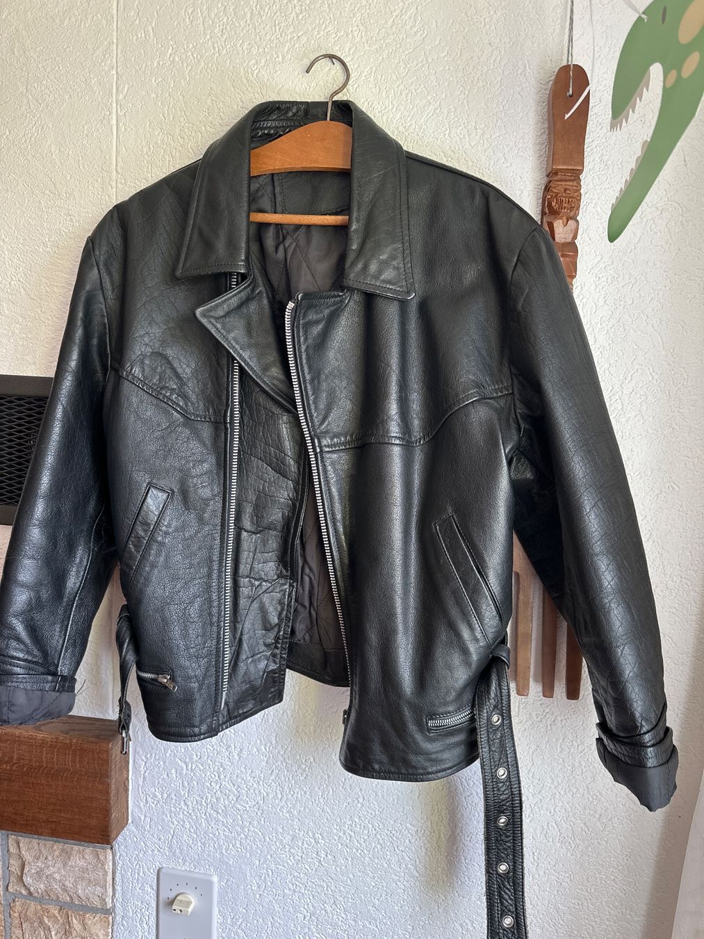 Jacken: Schwarze Lederjacke, Grösse L; No Name; Echt Leder – Gebraucht aus Hinwil von Wutu 2