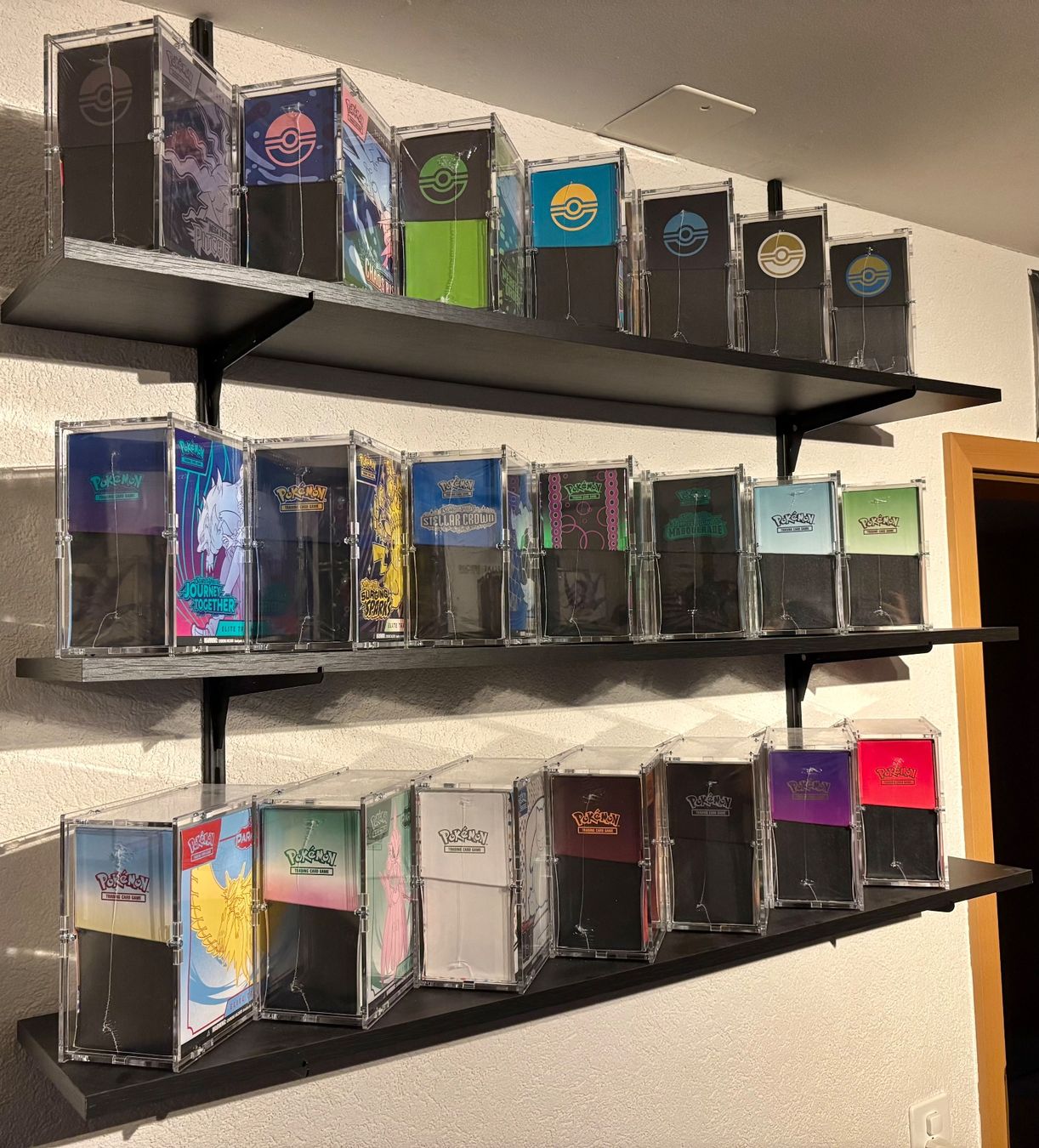 Pokémon Carte collezionabili: 21 Pokémon Elite Trainer Box - ETB + Acryl Case – Nuovo e nell'imballaggio originale da Brugg AG venduto da SealD.Man 2