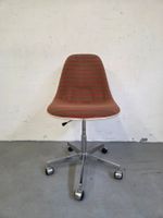 10.) Eames / Vitra / drehbare und höhenverstellbarer Base