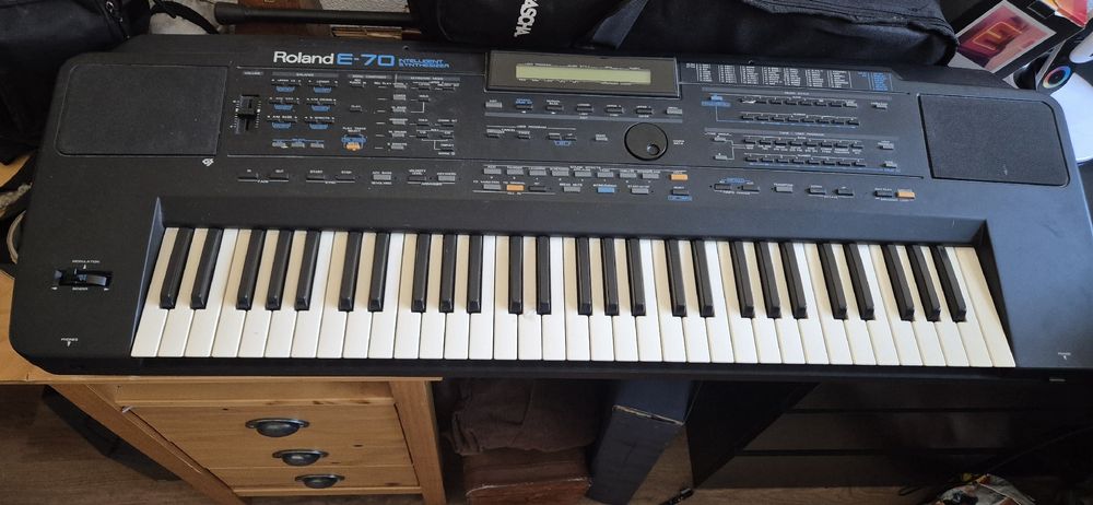 synthétiseur roland E-70 KEYBOARD 1991 (Gebraucht) in Riddes für CHF 80 ...