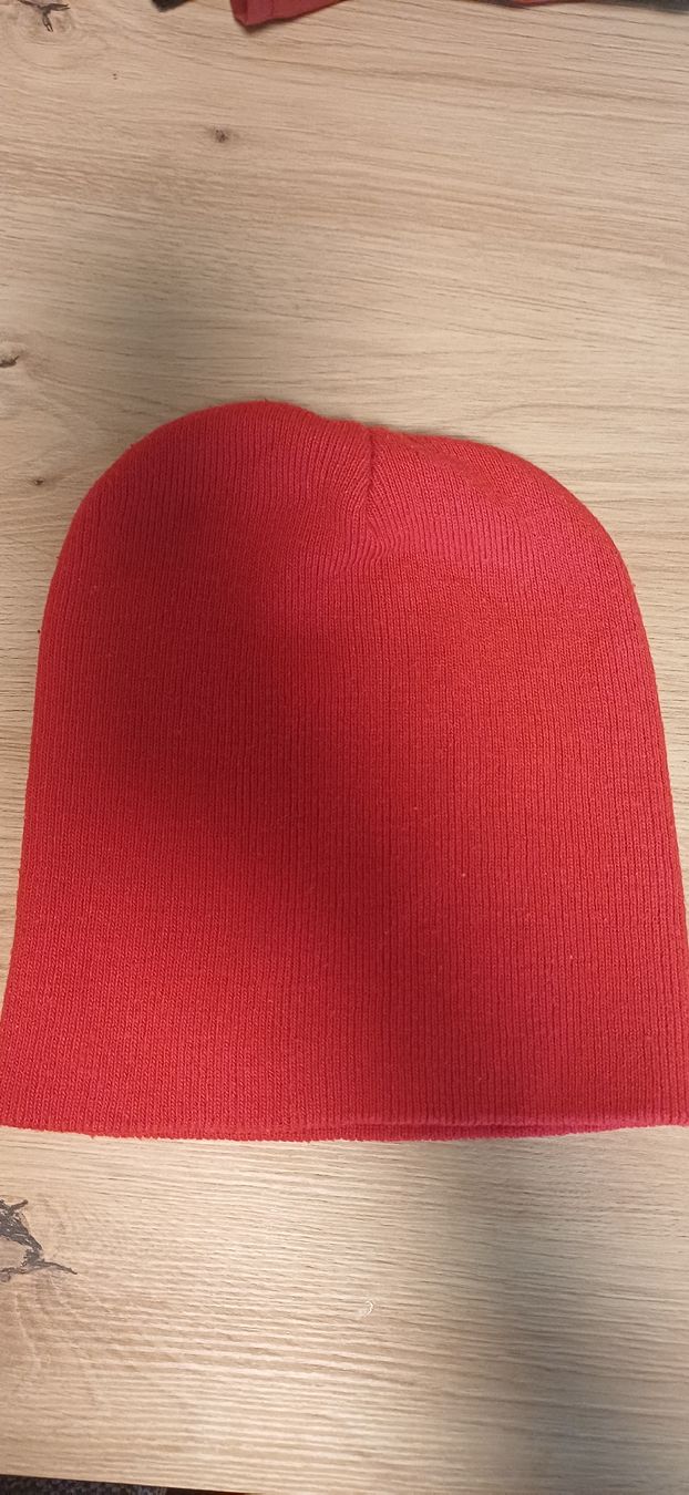 Copricapi, berretti & cappellini: Rote Winter Mütze – Usato da Wittenbach venduto da nic_gvc6
