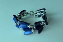 Bracelet blue leaf shape metal clasp
