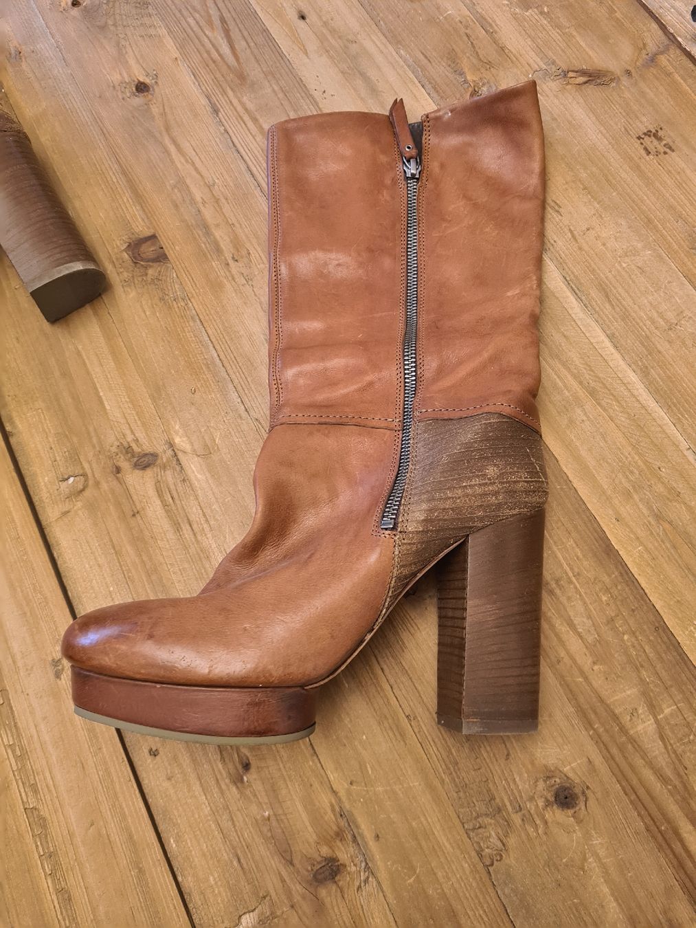 Spannende Stiefel Aus Leder Bilder