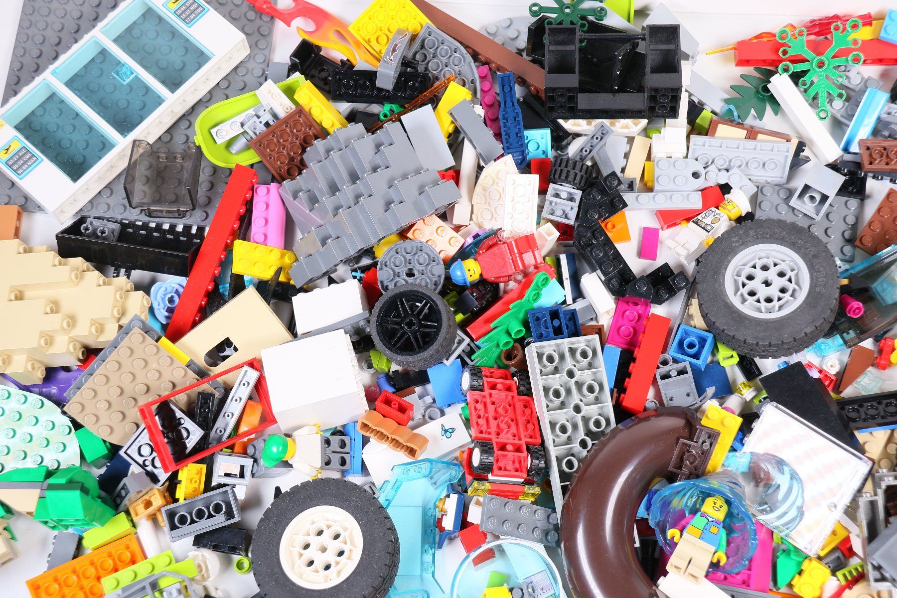 Lego Kit di costruzioni: 1.5 kg. Legoteile mit Minifiguren – Usato da Hettlingen venduto da Scholi99 2