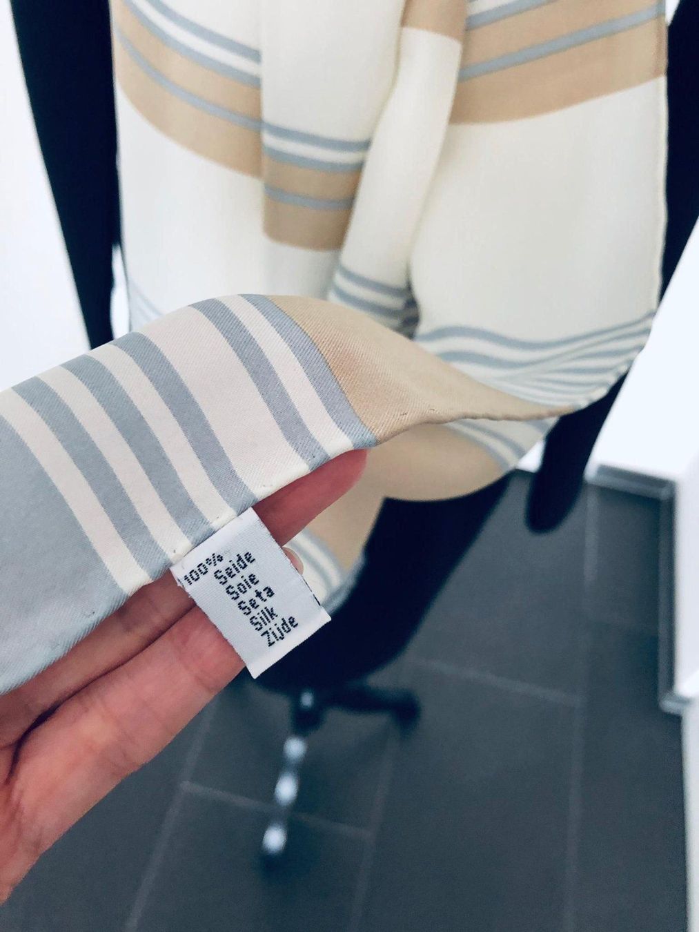 Foulard & Sciarpe: Wunderschöner Vintage Seide Foulard – Usato da Winkel venduto da Glamour4You 4