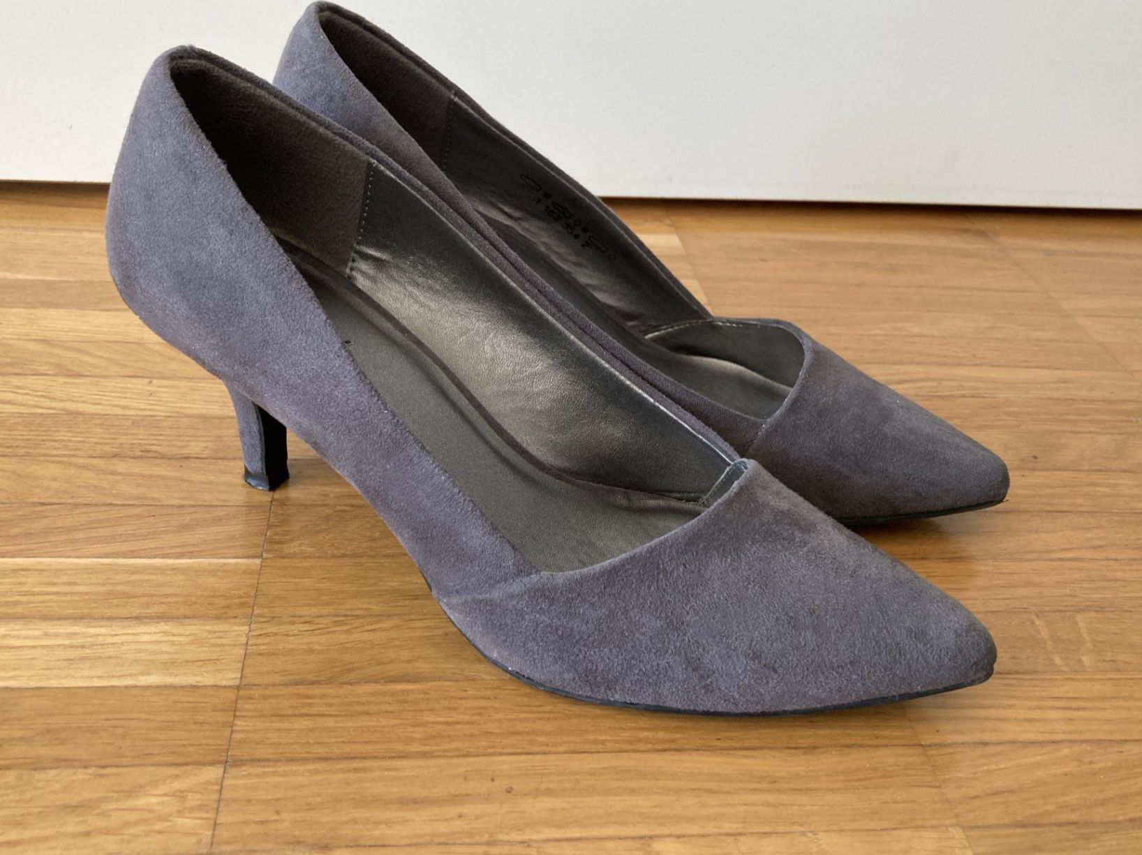 Scarpe da donna: Pumps in Velouroptik, Gr. 36 – Nuovo (secondo la descrizione) da Basel venduto da Nofretete39 1