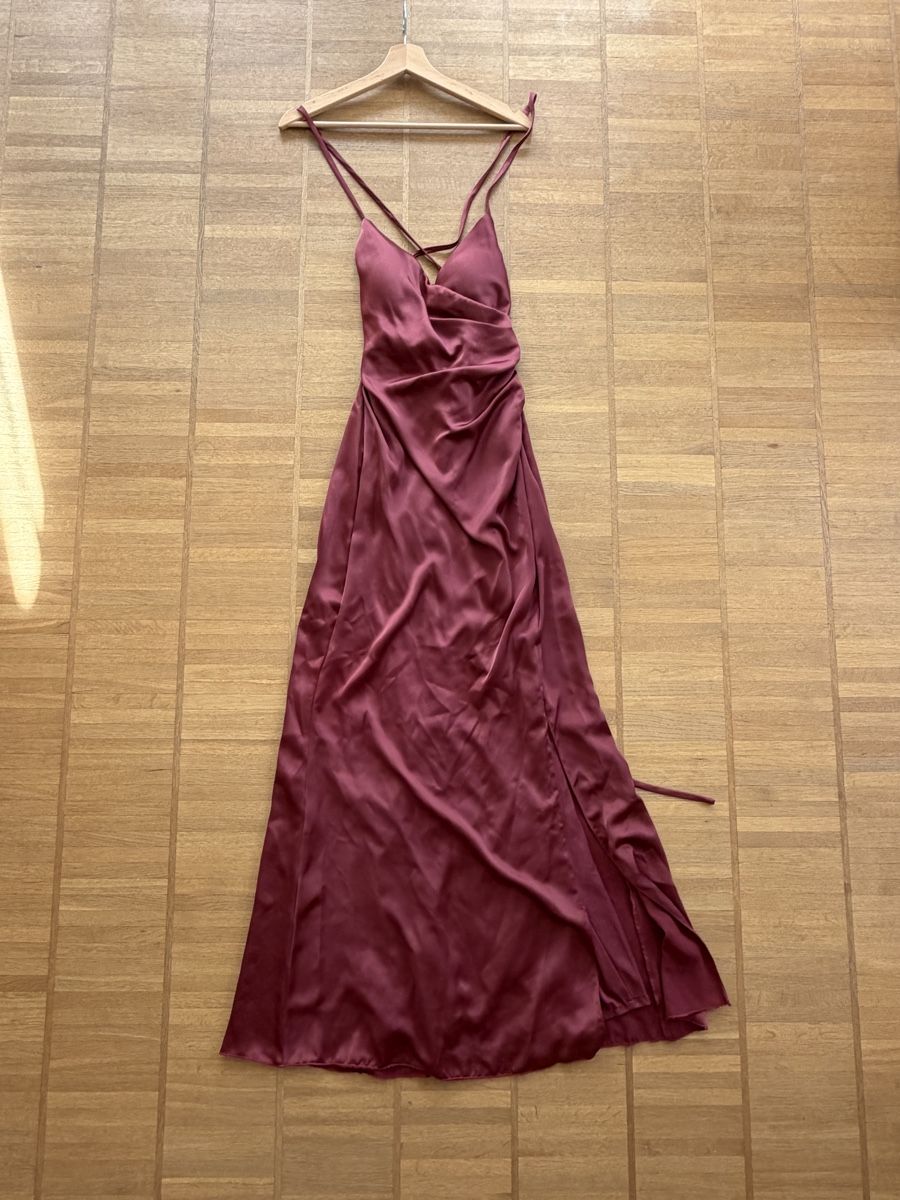 Robes: Maxikleid Jake's, Grösse 36 dunkelrot – D'occasion à Zürich par bib_ds9n