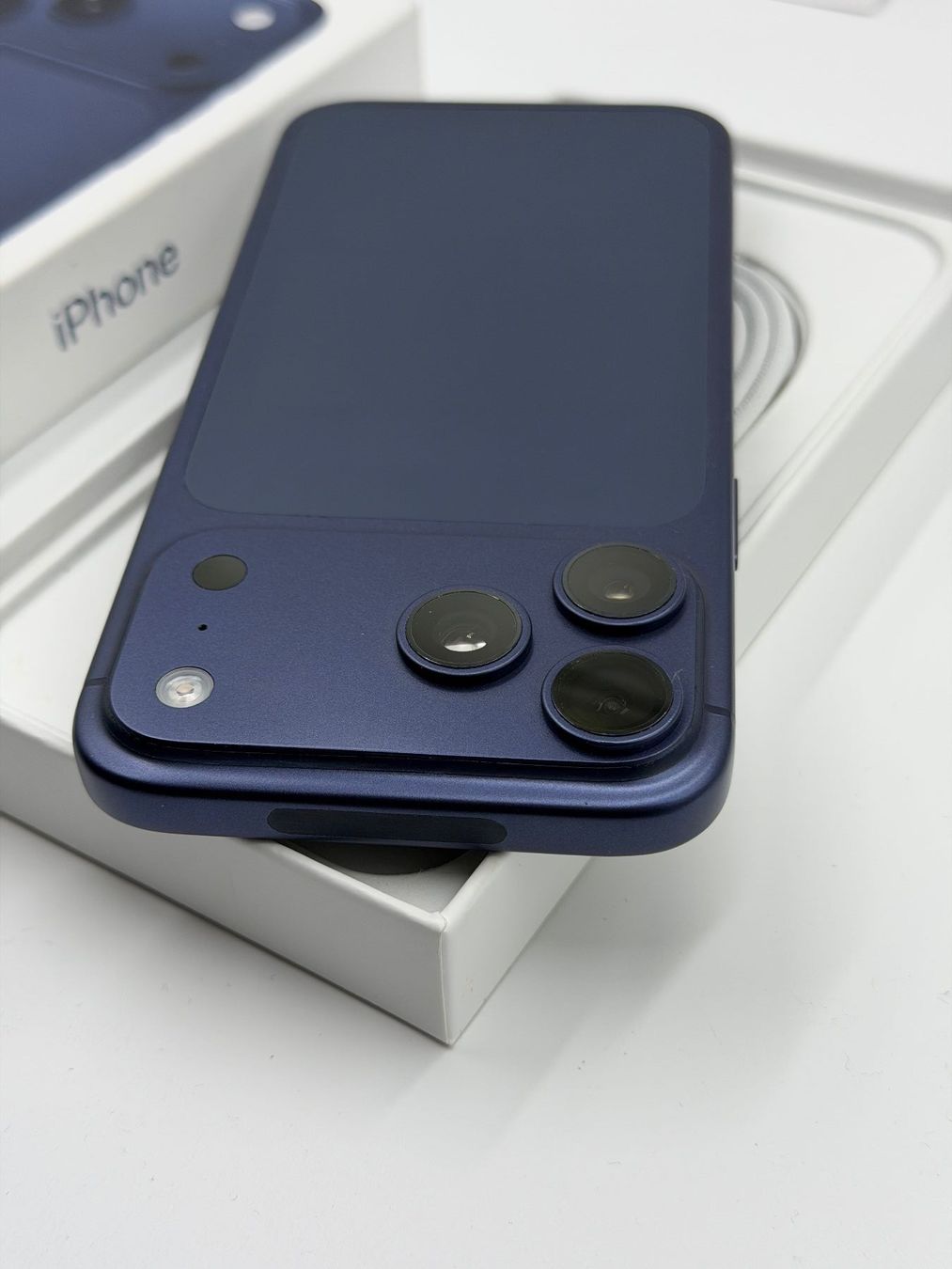 Apple Telefoni cellulari / Smartphones: Apple iPhone 17 Pro Max - 512 GB | Wie neu – Nuovo (secondo la descrizione) da Campocologno venduto da ReplaceHub 1
