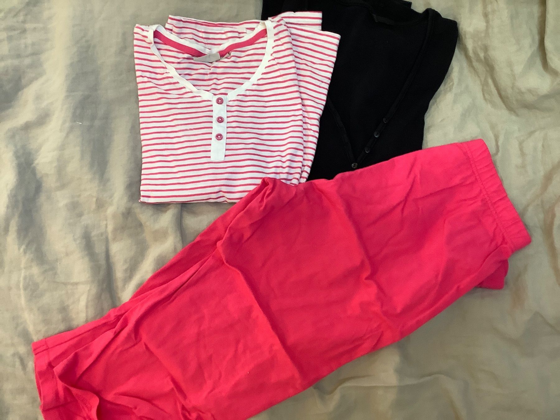 Negligees & Pyjamas: Pyjama oder Homedress Gr.L – Gebraucht aus Triesen von boston7