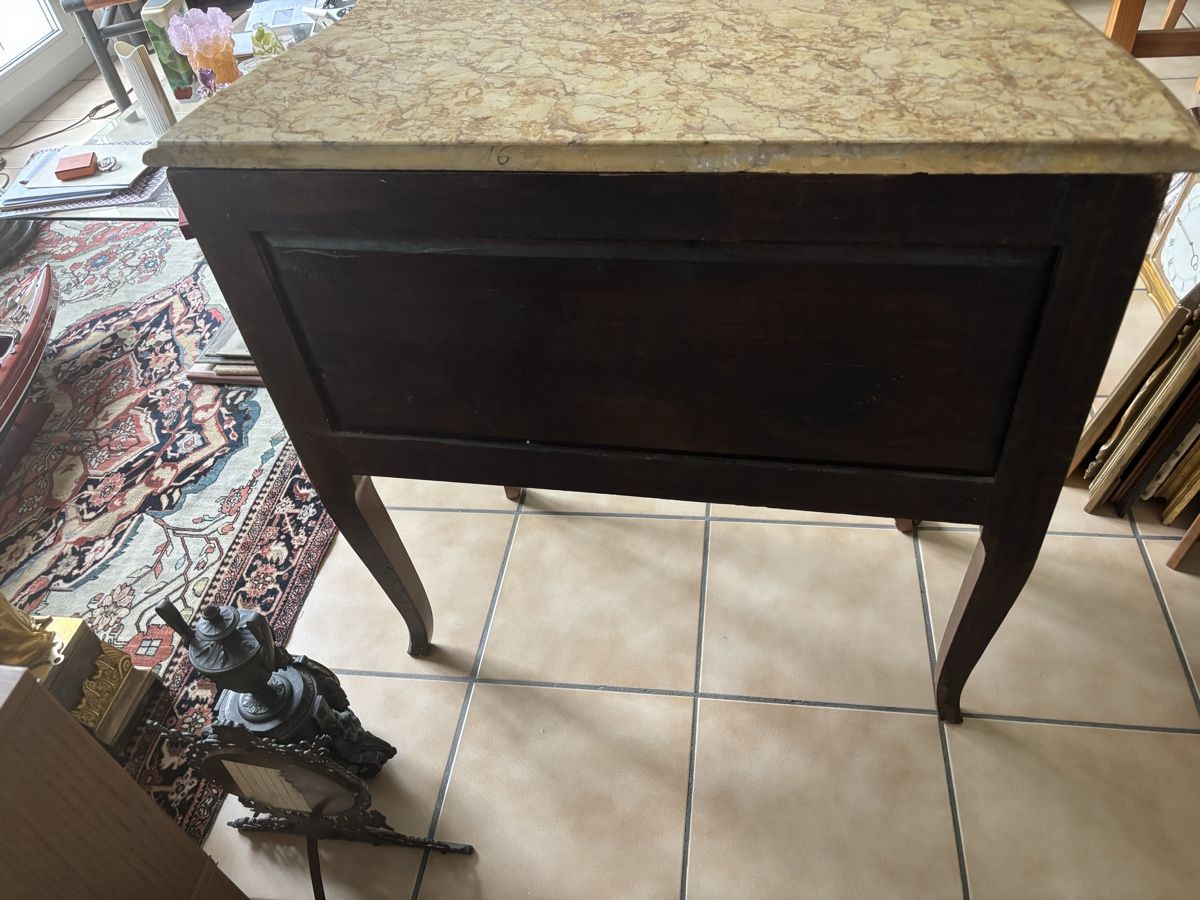 Cassettiere: Commode ancienne marquetée, dessus marbre, style Louis XV – Usato da Buttes venduto da ButtA15 5